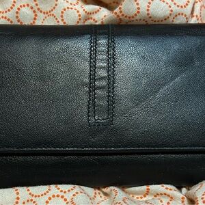Elegant Samsonite Black Leather Women's Clutch wallet